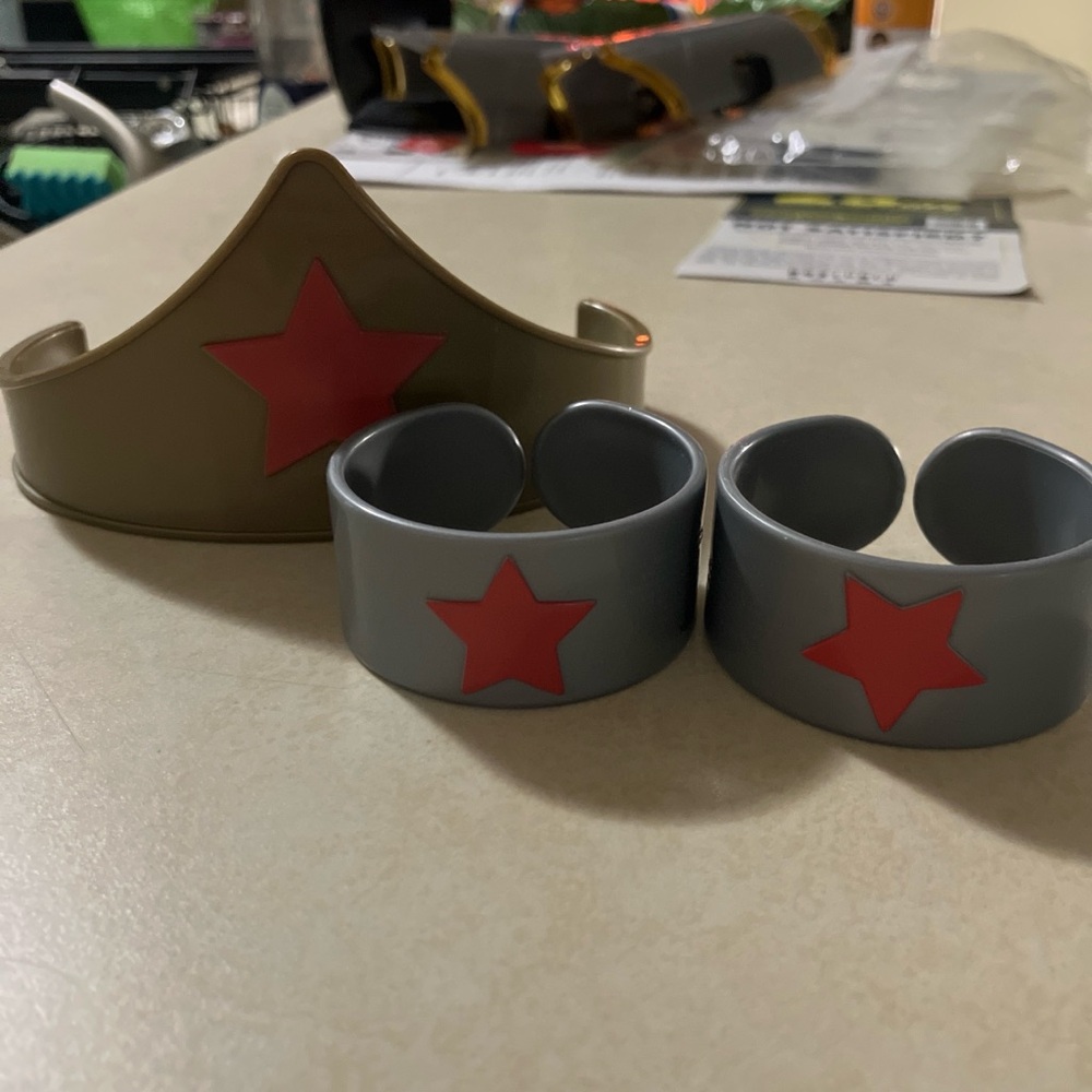 Wonder Woman crown and bangles kids accessories